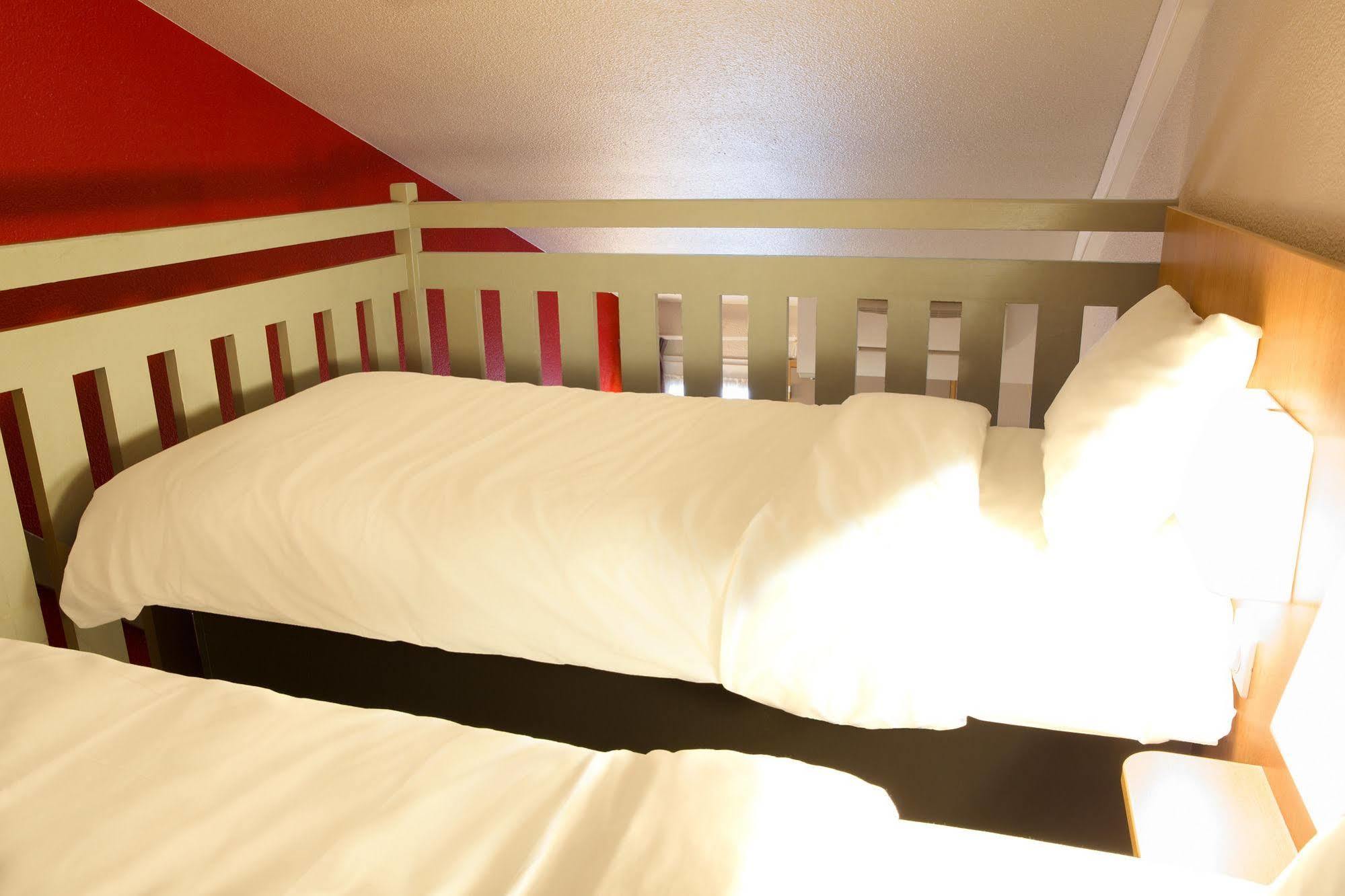 B&B Hotel Toulon La Seyne Sur Mer エクステリア 写真